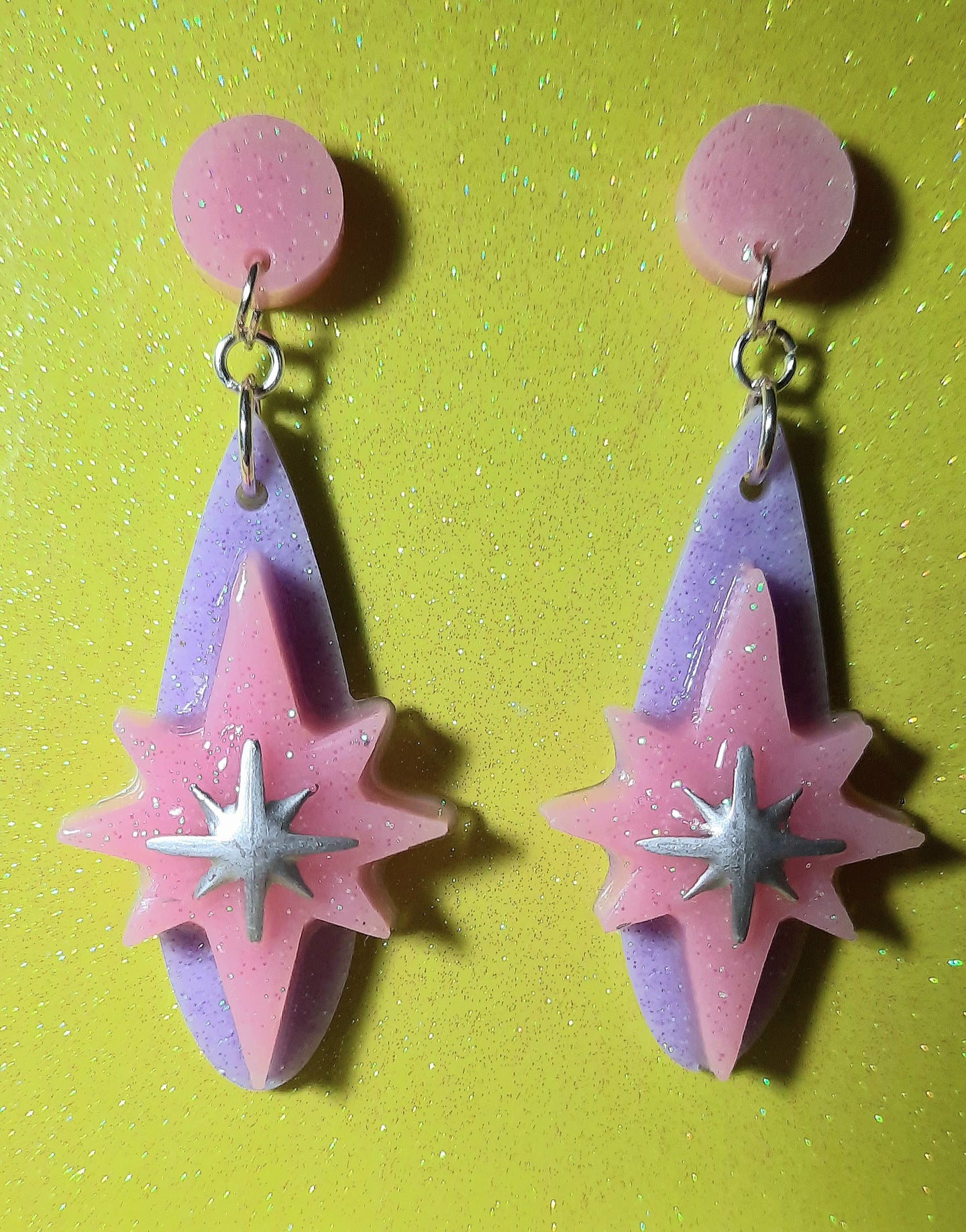 Stardust Lounge Earrings in pink & purple