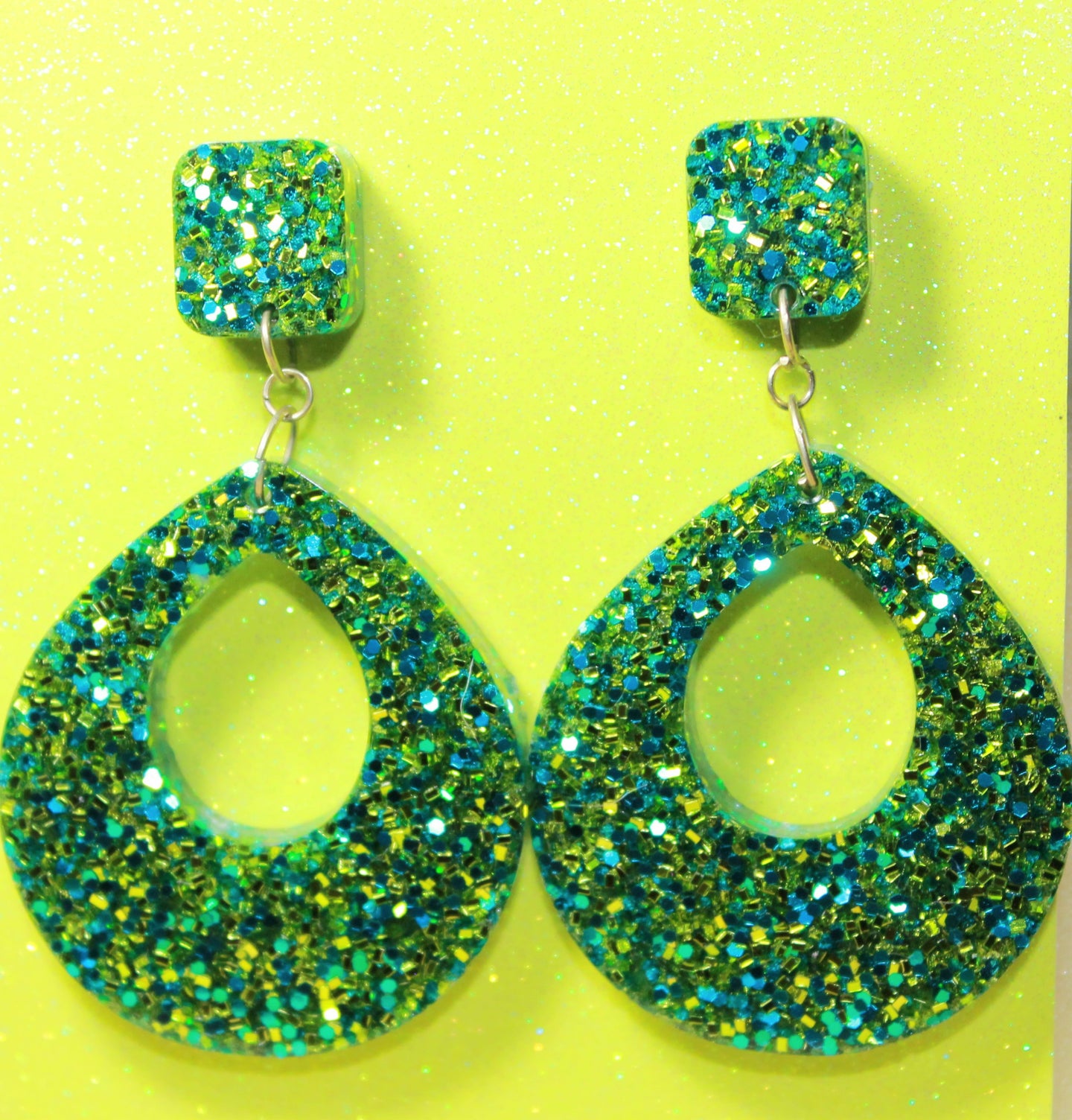 Skyliner Diner Oval Drop Retro Earringsl